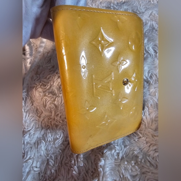 Louis Vuitton Monogrammed Gold Vernis Bifold Wallet Authentic Preloved - Picture 11 of 16